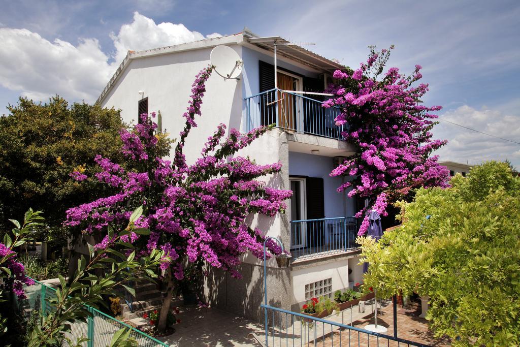 Apartments Irena Trogir Eksteriør billede