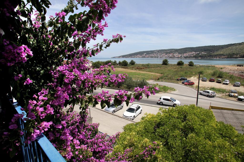 Apartments Irena Trogir Eksteriør billede