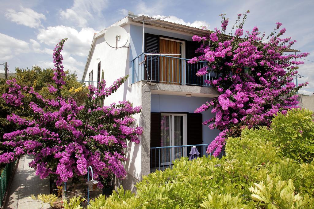 Apartments Irena Trogir Eksteriør billede